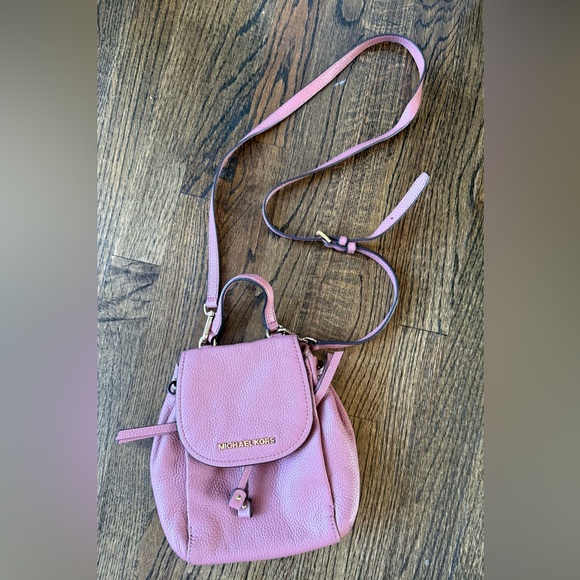 Michael Kors Mini Bag in Pink Leather crossbody - Picture 1 of 6